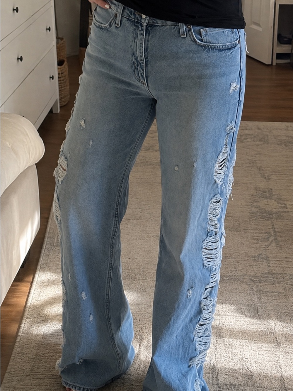 Zara Women’s Distressed Wide Leg Jeans Light Wash Ripped Denim Size 10 / EUR 42